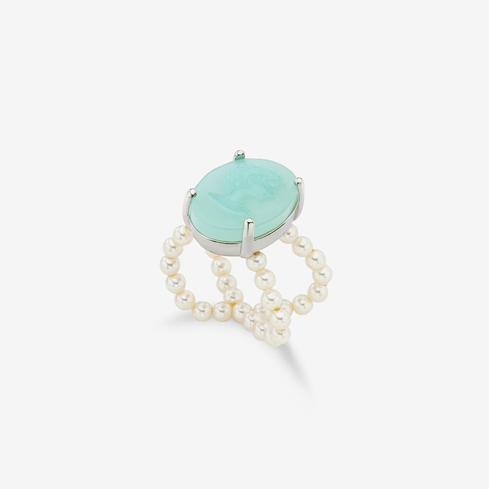 Cameo pearl ring, FRESHWATER